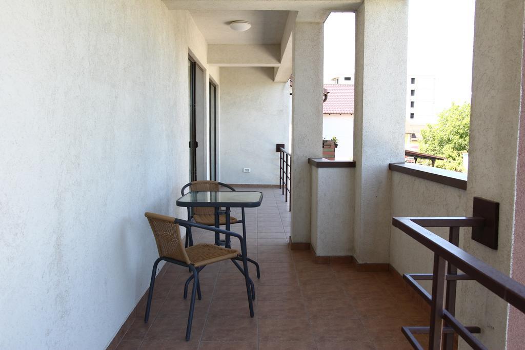 M13 Apartments Нэводари Экстерьер фото