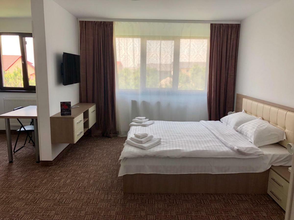 M13 Apartments Нэводари Экстерьер фото